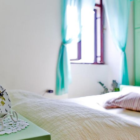Apartman Uz More Βις Εξωτερικό φωτογραφία