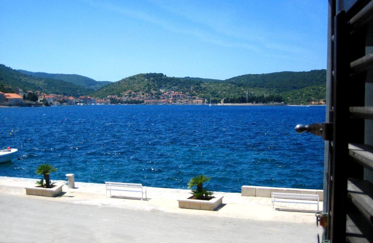Apartman Uz More Βις Εξωτερικό φωτογραφία