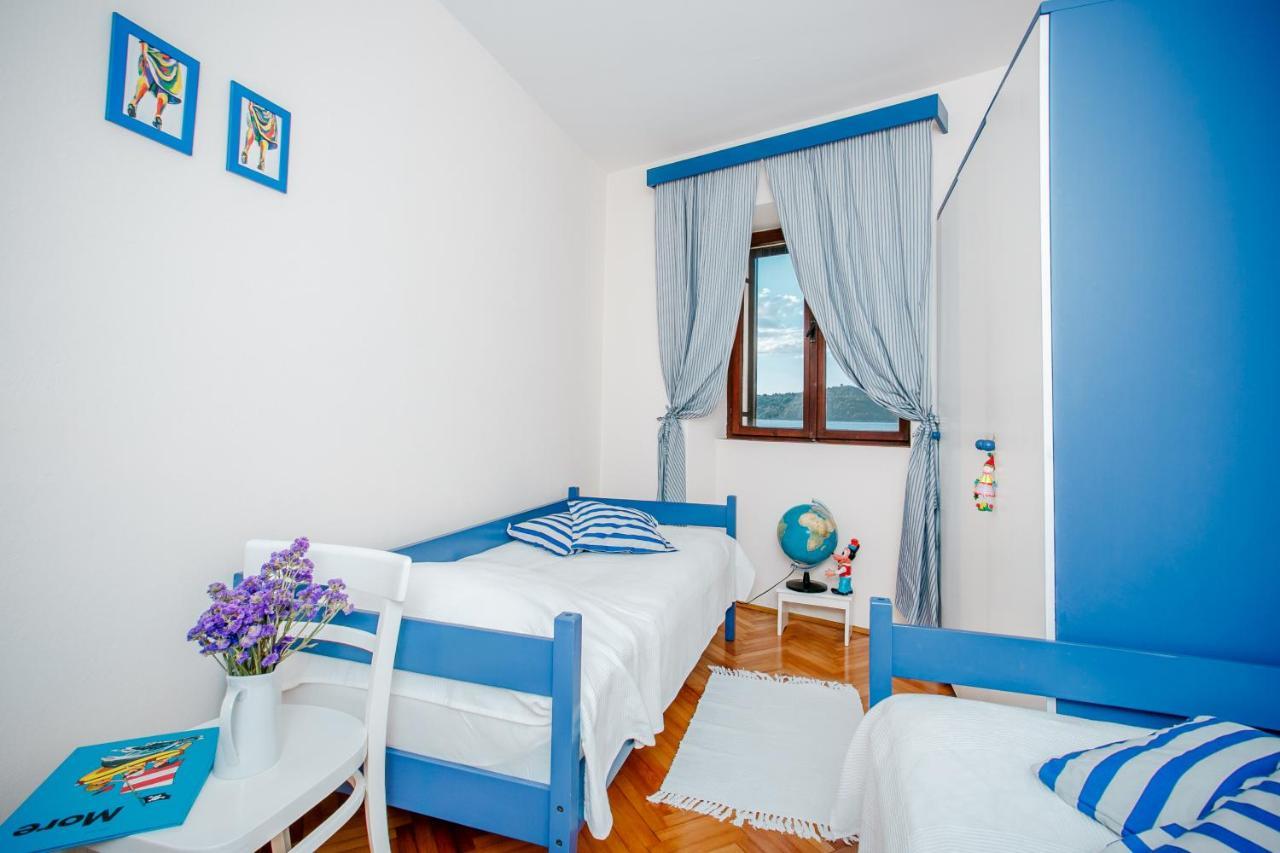 Apartman Uz More Βις Εξωτερικό φωτογραφία