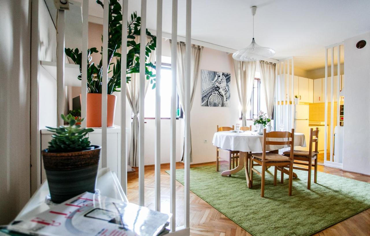 Apartman Uz More Βις Εξωτερικό φωτογραφία