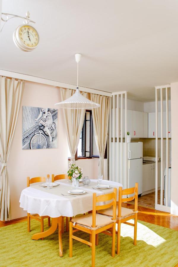 Apartman Uz More Βις Εξωτερικό φωτογραφία