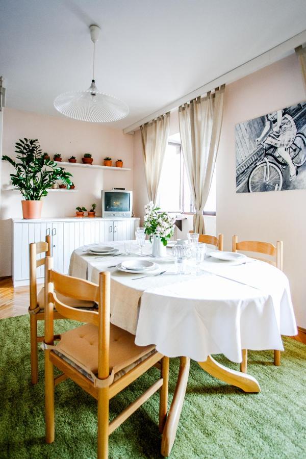 Apartman Uz More Βις Εξωτερικό φωτογραφία